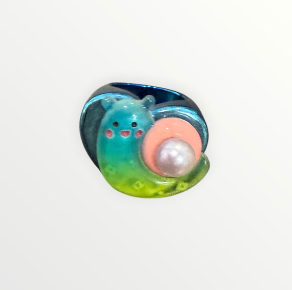 Anello resina metallizzata vari colori  lumachina con perla vari colori