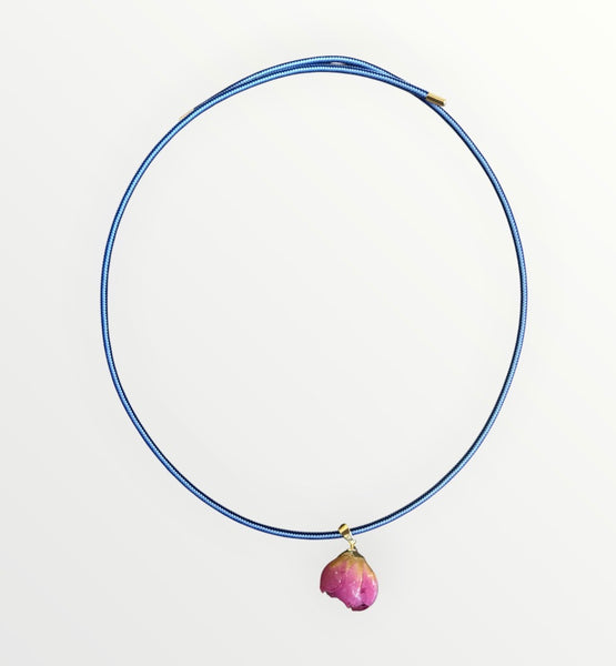 Collana magnetic con charm rosa essiccata fuxia cordino vari colori