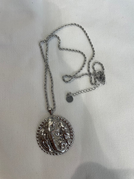 Collana medaglione con elefante due varianti colore