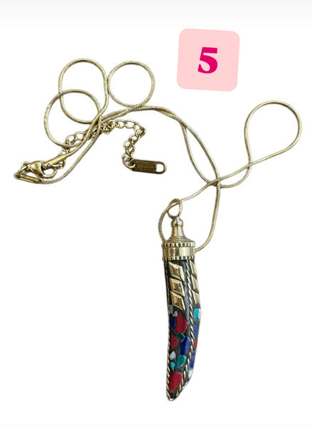 Collana corno tibetano piccino vari colori