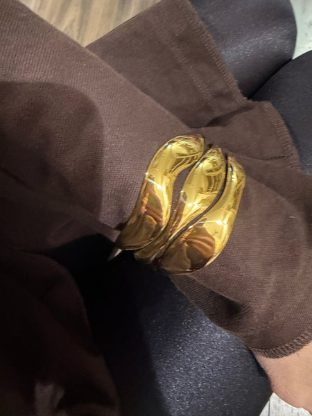 Bracciale manetta ondulato due  varianti colore