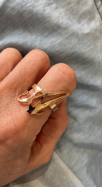 Anello regolabile lettera So Glamour due varianti colore