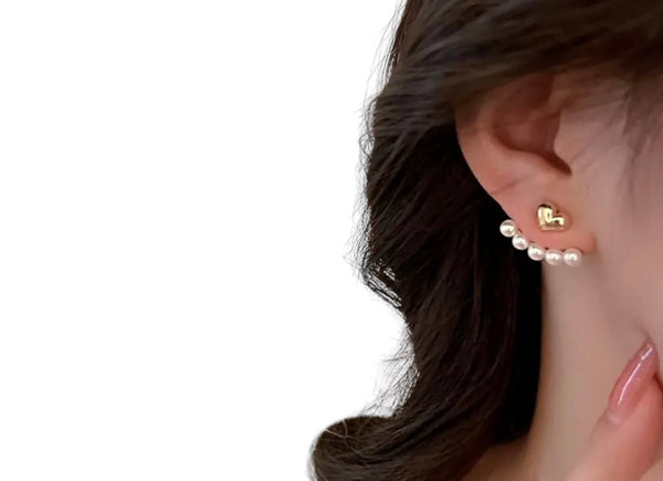 Mono orecchino cuore con perle effetto piercing
