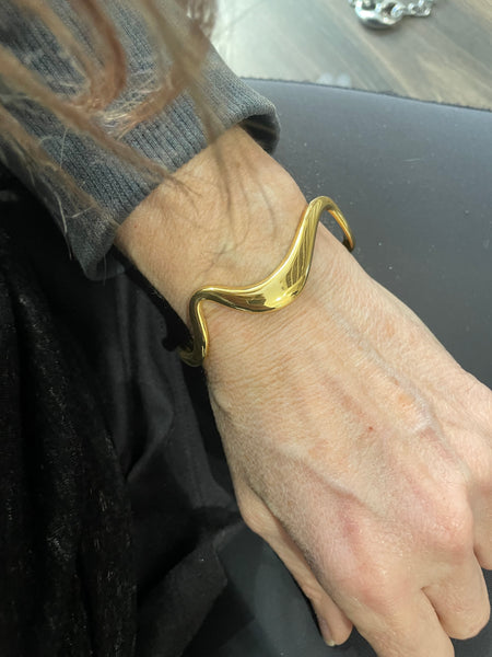 Bracciale ondulato due varianti colore