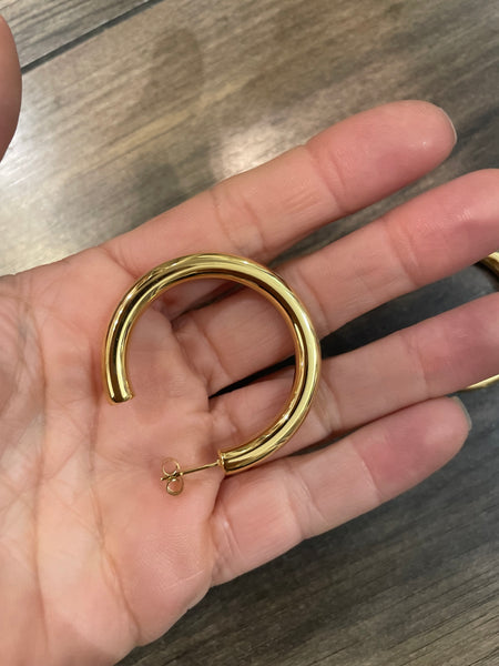 Coppia orecchini cerchio 40 mm chiusura perno con farfallina