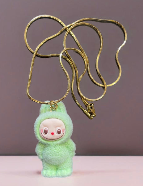 Collana Labubu in piedi vari colori due lunghezze catenina