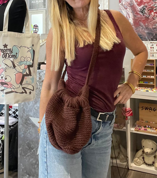 Can be Bag Cappello cuffia piccole donne che diventa borsetta due accessori in uno vari colori