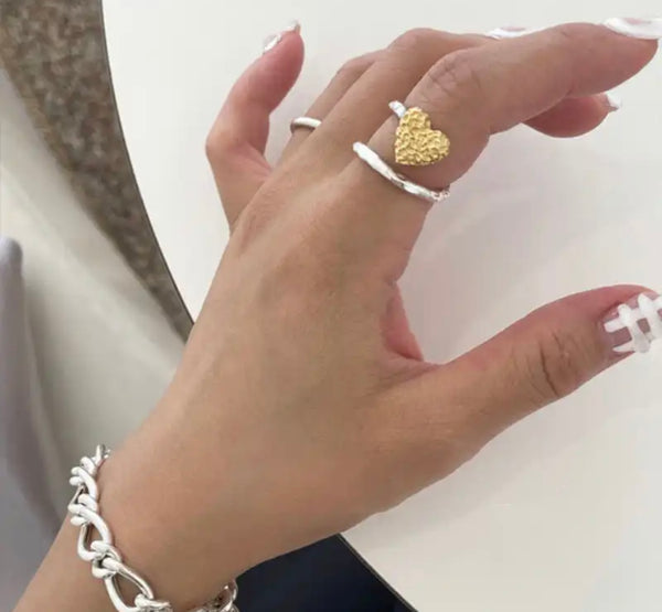 Anello doppio giro cuore effetto martellato in argento 925 due varianti colore