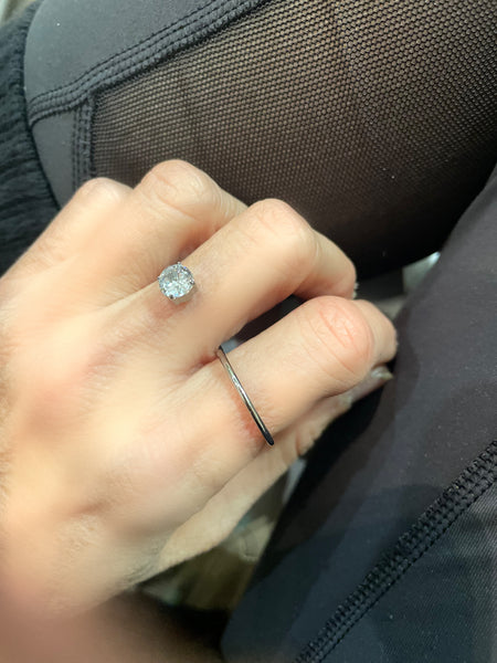 Anello doppio dito con punto luce due varianti colore