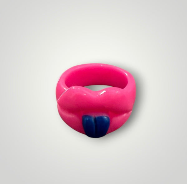 Anello kiss linguaccia resina l’anello sceglie dove andare vari colori