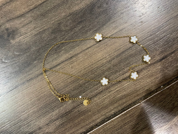 Collana  fiorellini  vari colori fiore variante piccina