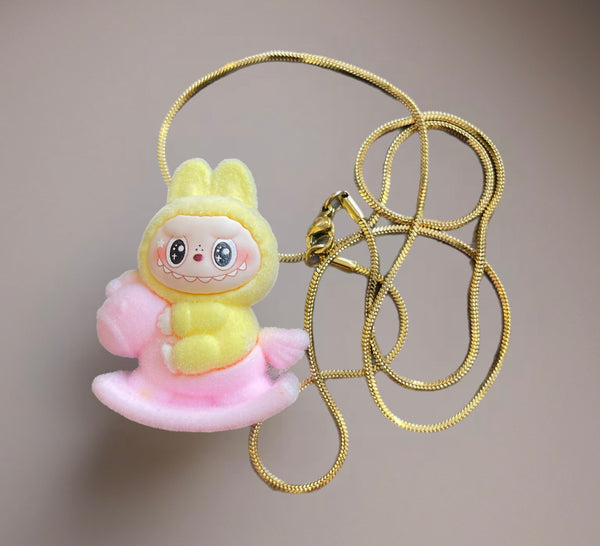 Collana Labubu cavalluccio a dondolo vari colori