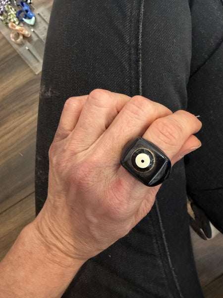 Anello resina con occhio