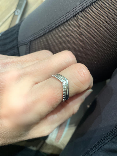 Anello V due varianti colore
