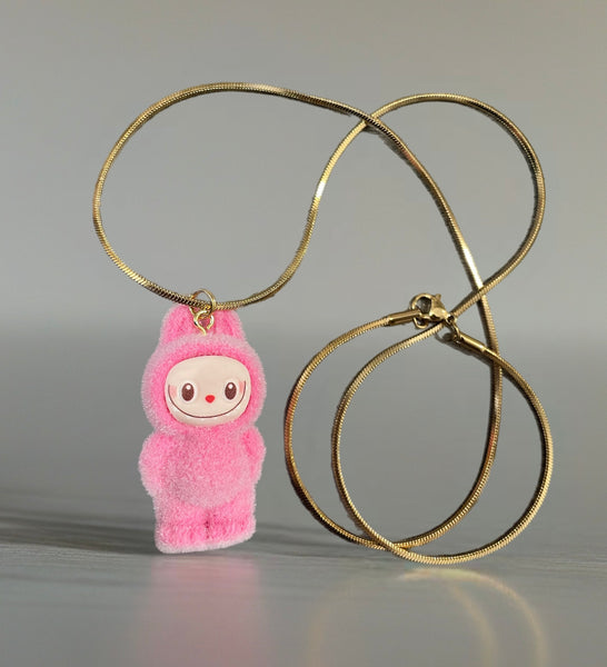 Collana Labubu in piedi vari colori due lunghezze catenina