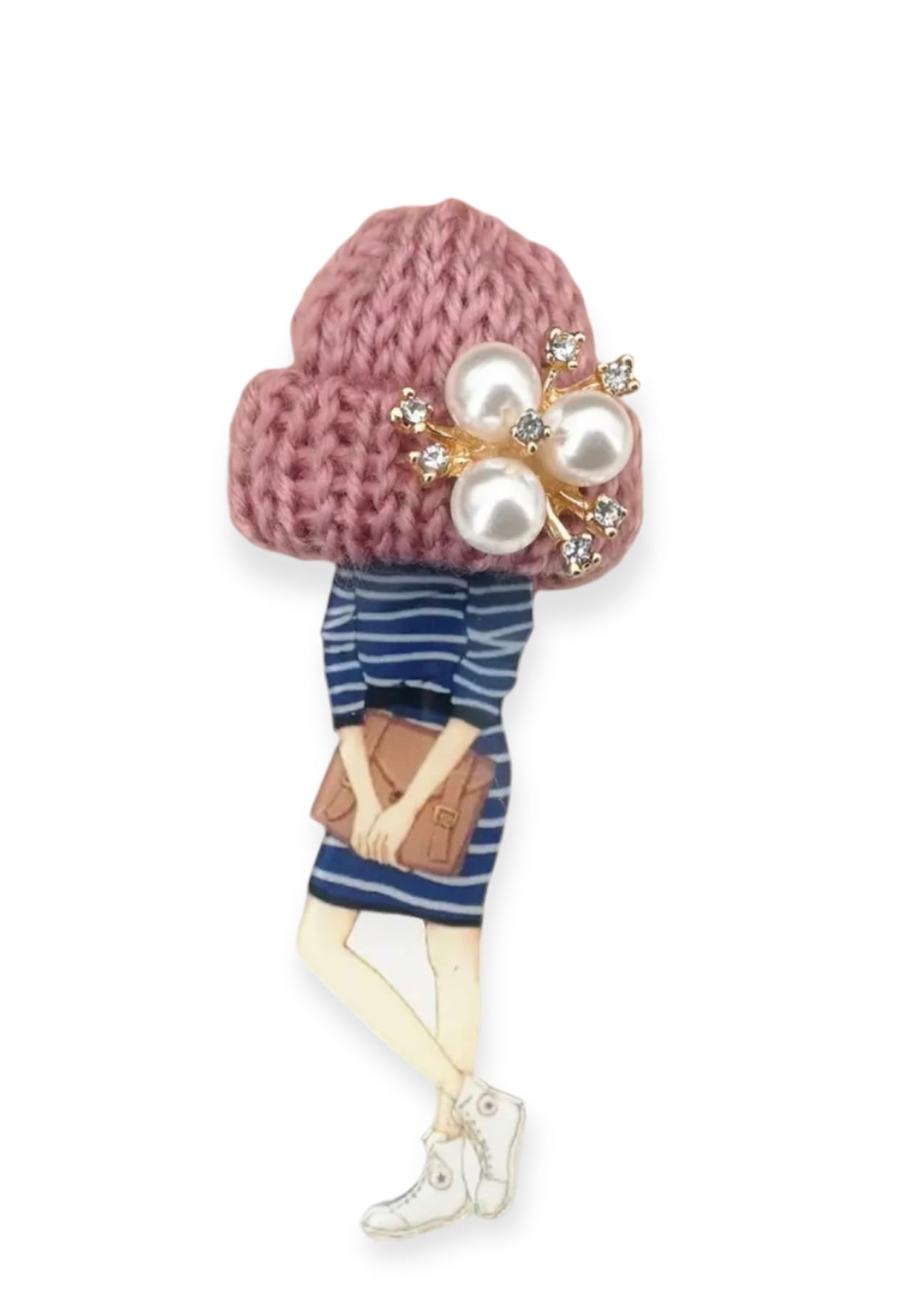 Spilla con modella fashion e cappellino rosa con perle