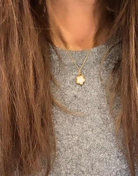 Collana  fiorellino  vari colori fiore variante media piccola