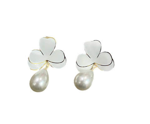Coppia Orecchini Giada  fiore con perla
