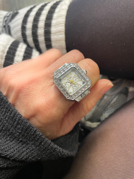 Anello orologio quadrato   due varianti colore