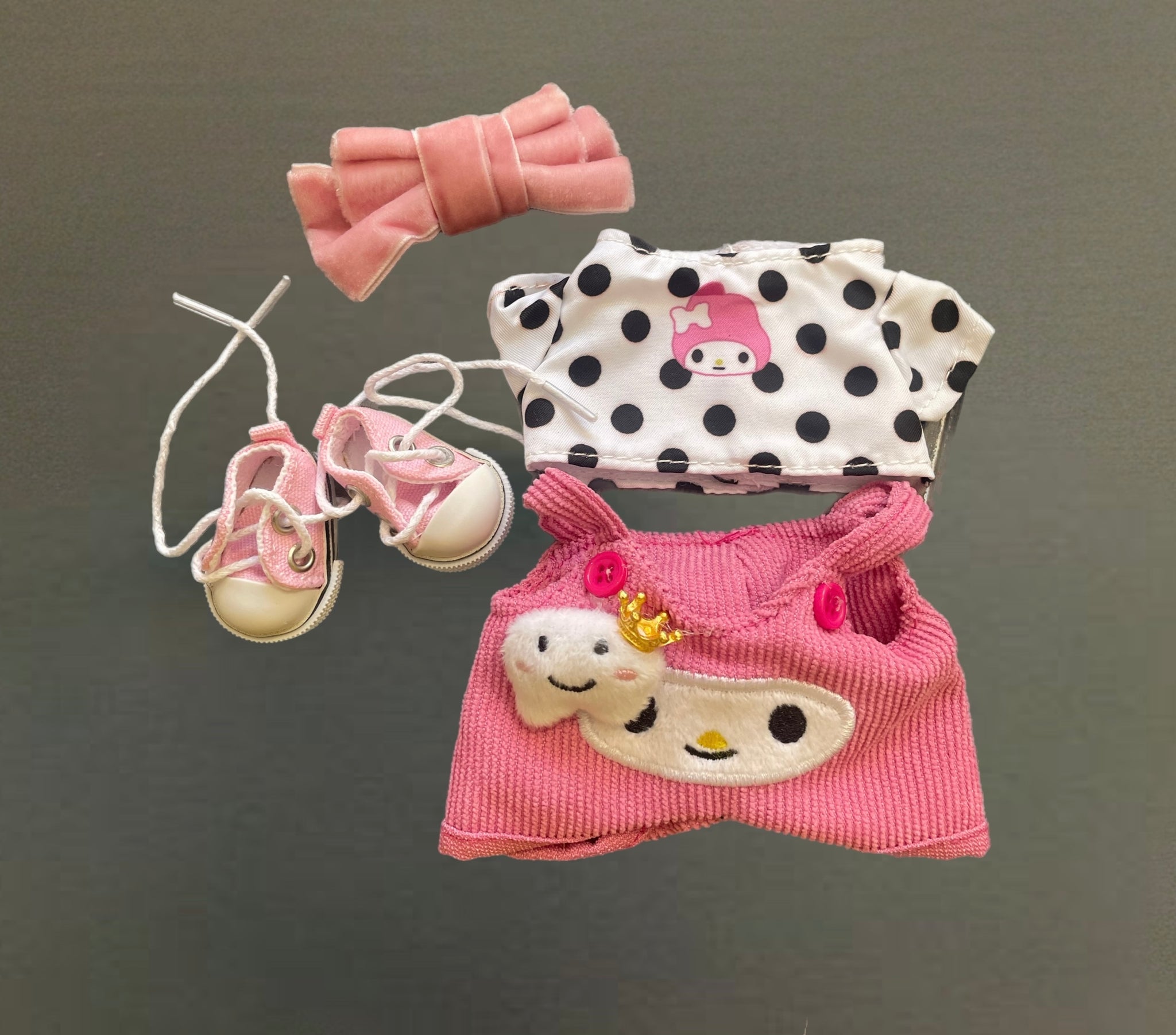 Completo my Melody  salopette t-shirt fiocco e sneackers per Labubu