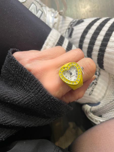 Anello orologio cuore vari colori