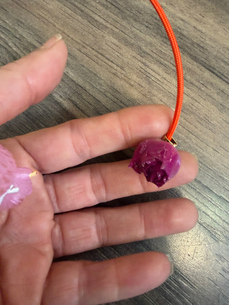 Collana magnetic con charm rosa essiccata fuxia cordino vari colori