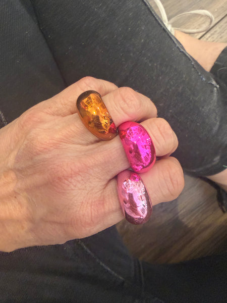Anello resina metallizzata fede cicciotta vari colori