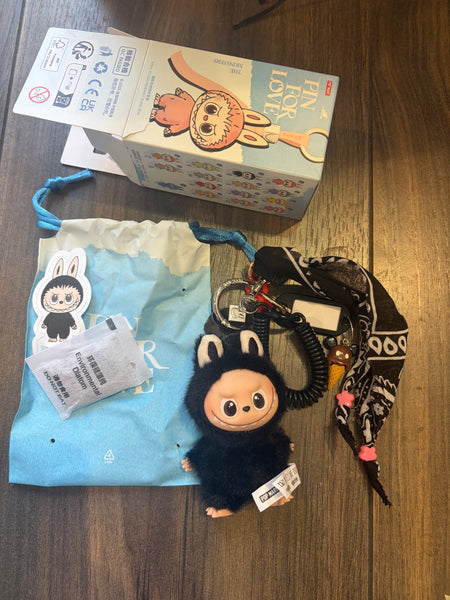 Pimp your bag portachiavi per borsa Mini Labubu Pin for Love nero R