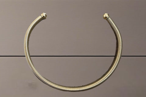Collana tubogas  rigida girocollo choker   due varianti colore