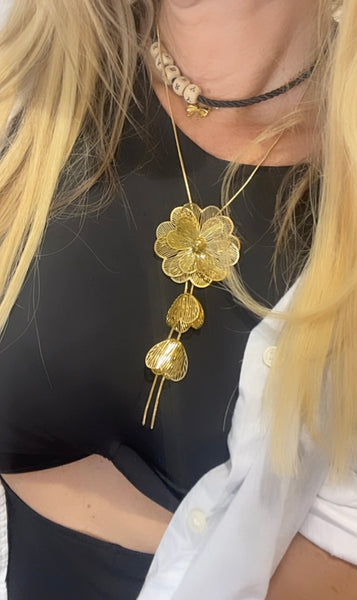 Collana maxi fiore  a cappietto