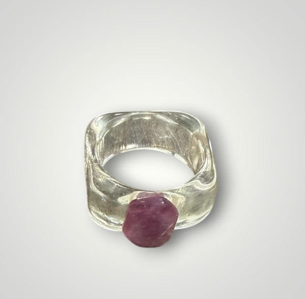 Anello resina fascia quadrata con pietra  l’anello sceglie dove andare vari colori