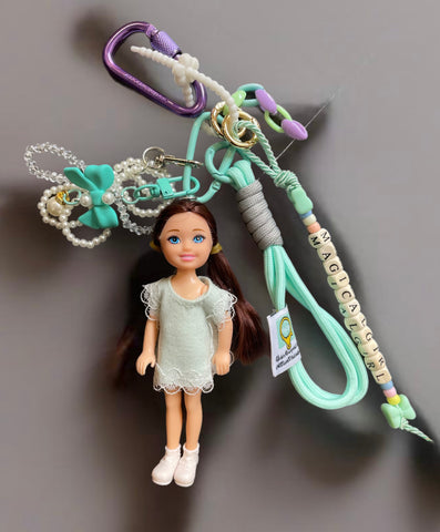 Pimp your Bag charms per borsa e
portachiavi Keychain Barbie Shelly
capelli castani abitìno verde acqua