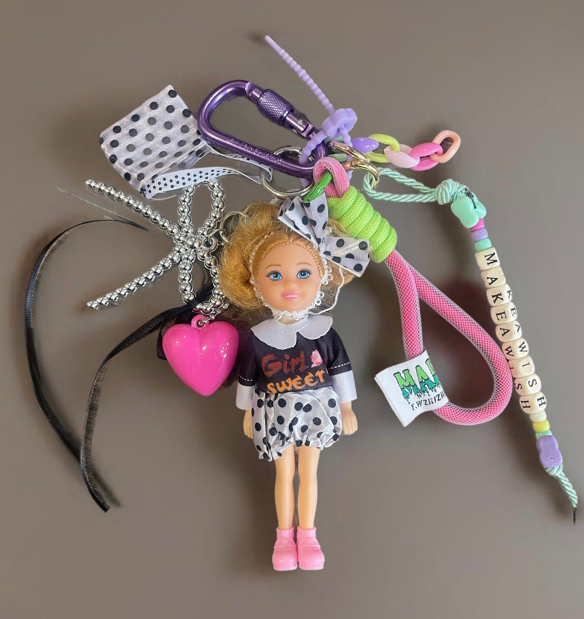 Pimp your Bag charms per borsa e
portachiavi Keychain Barbie Shelly
capelli biondi gonnellino e fiocco pois