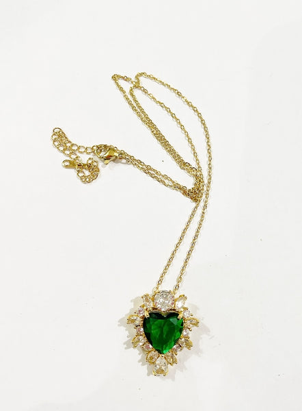 Collana cuore punto luce verde due varianti colore