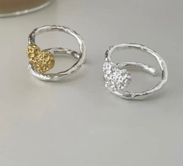 Anello doppio giro cuore effetto martellato in argento 925 due varianti colore