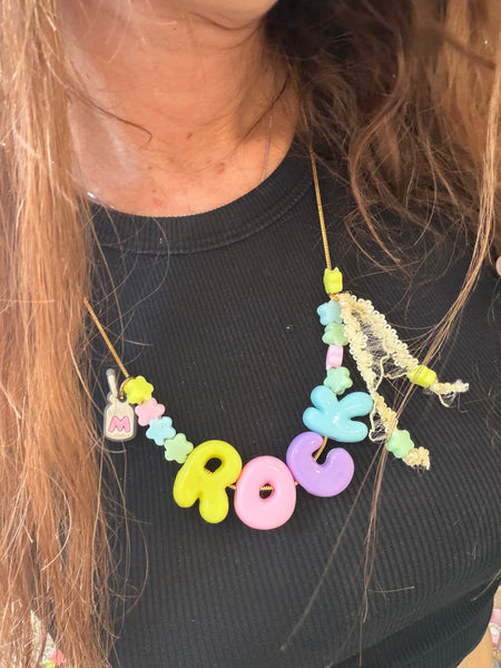 Collana Colors  con scritta varie scritte