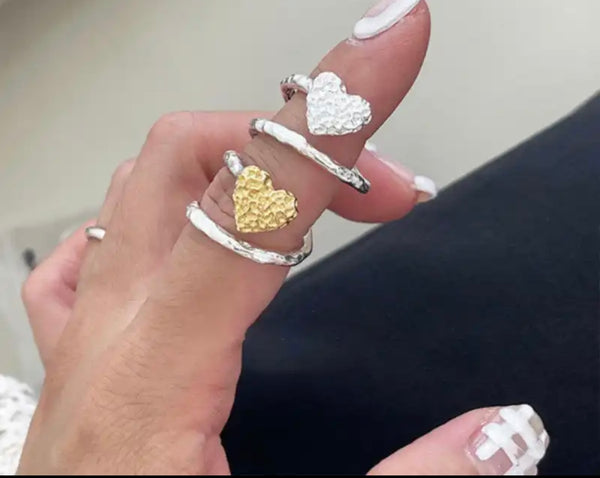 Anello doppio giro cuore effetto martellato in argento 925 due varianti colore