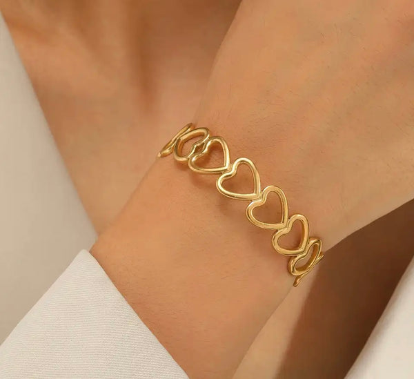 Bracciale multi cuori due varianti colore