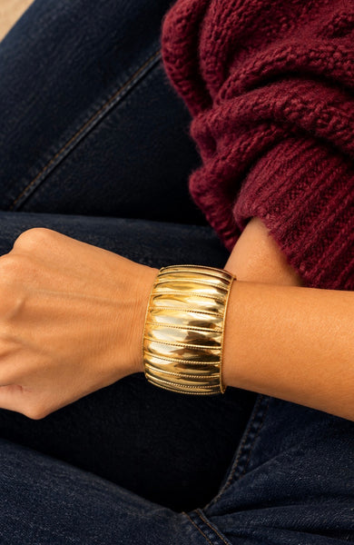 Bracciale manetta Dafne rigato due varianti colore