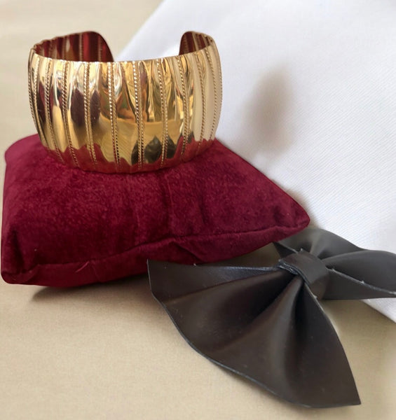 Bracciale manetta Dafne rigato due varianti colore