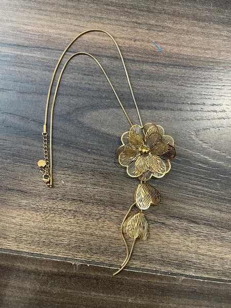 Collana maxi fiore  a cappietto