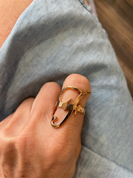 Anello regolabile lettera So Glamour due varianti colore