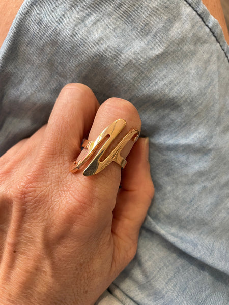 Anello regolabile lettera So Glamour due varianti colore