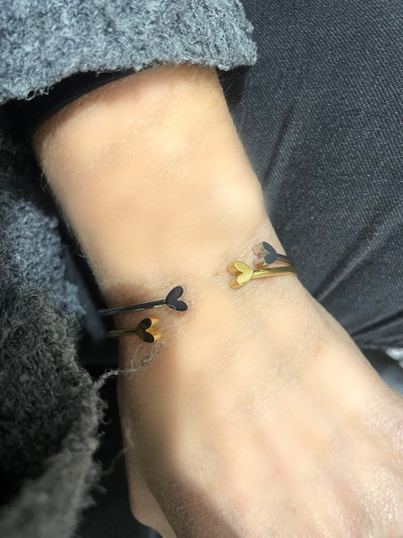 Bracciale rigido regolabile cuori