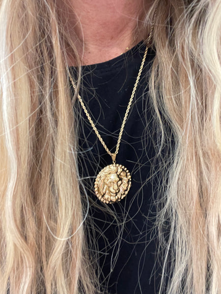 Collana medaglione con elefante due varianti colore