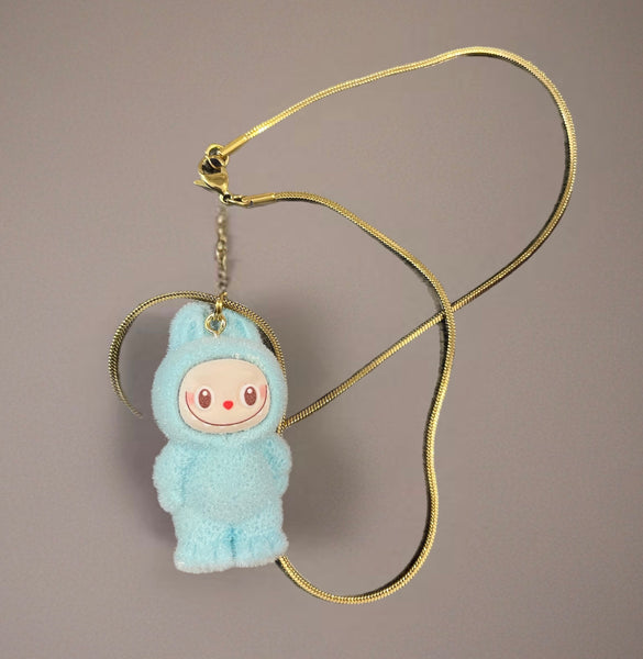 Collana Labubu in piedi vari colori due lunghezze catenina