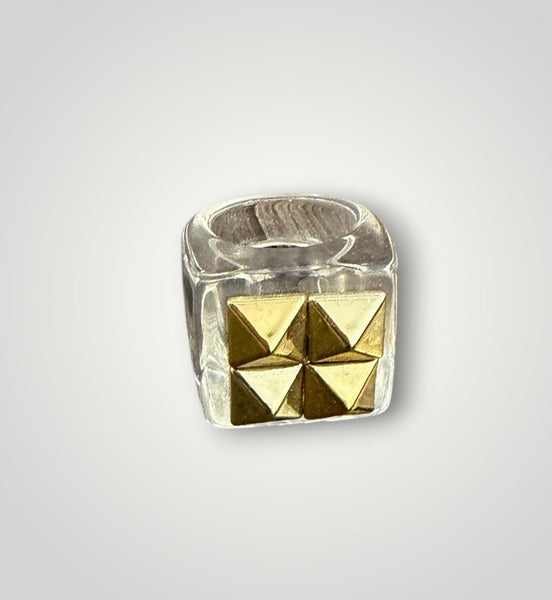 Anello resina borchie piramide vari colori
