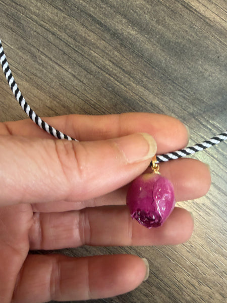 Collana magnetic con charm rosa essiccata fuxia cordino vari colori