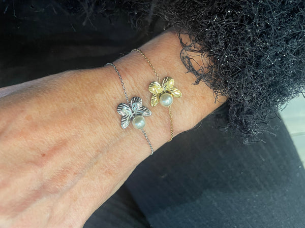 Bracciale farfalla con perla due varianti colore