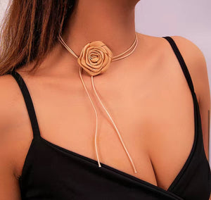 Collana collarino laccio lungo  fiore ecopelle vari colori